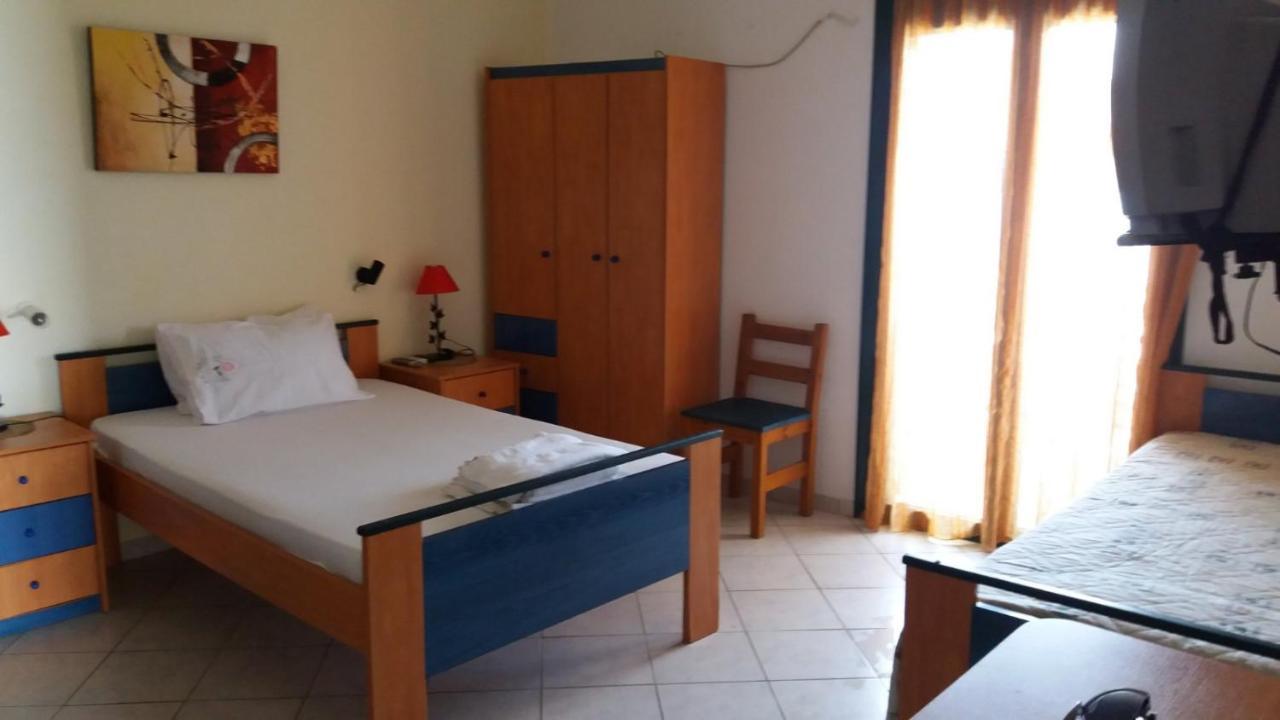 Limanaki Studios Fourni Ikarias Luaran gambar