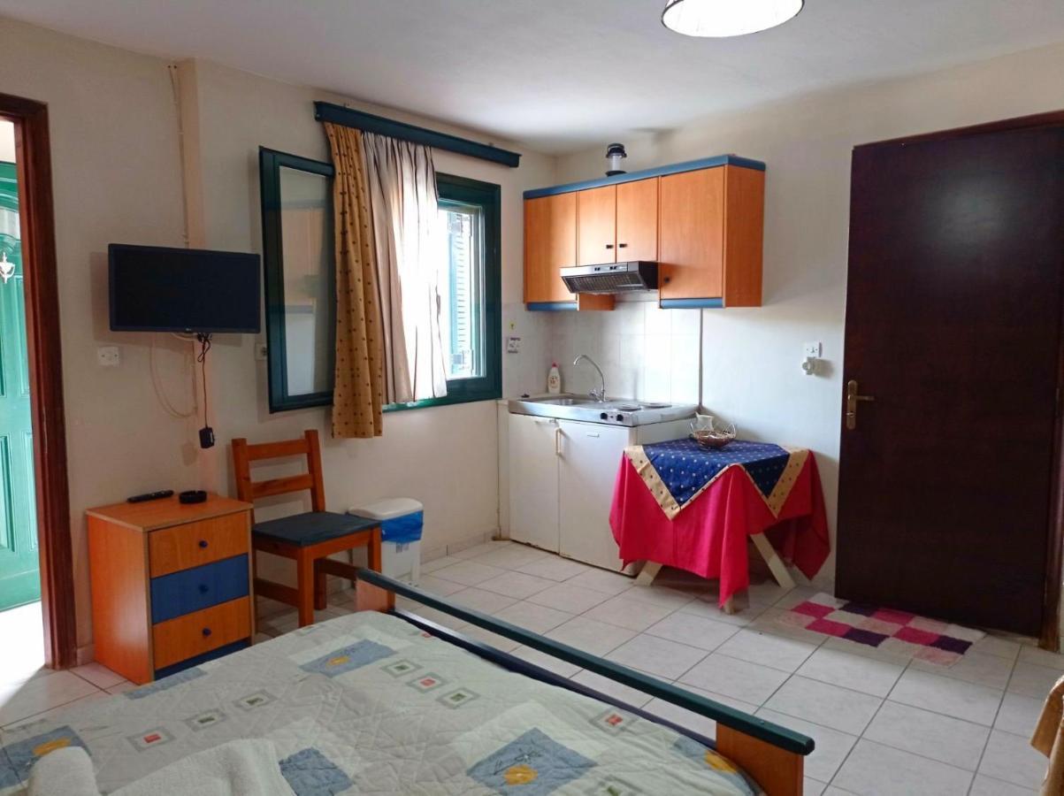 Limanaki Studios Fourni Ikarias Luaran gambar